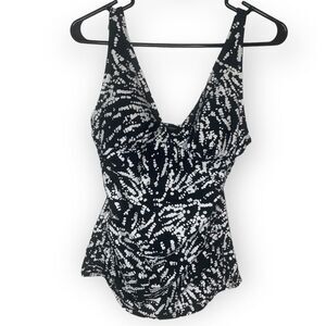 Christina Swimsuit black and white slimming Top size Medium